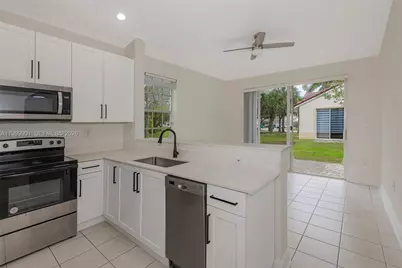 18823 SW 28th St, Miramar, FL 33029 - Photo 11