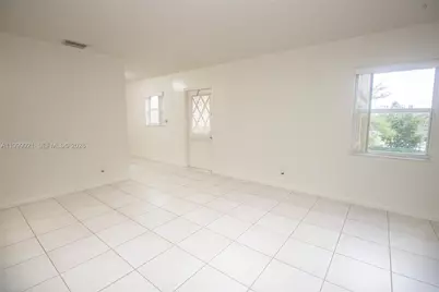 8900 NW 38th Dr #4, Coral Springs, FL 33065 - Photo 11