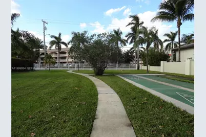 580 Egret Dr #303, Hallandale Beach, FL 33009 - Photo 23