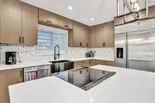 911 N North Lake Dr, Hollywood, FL 33019 - Photo 63