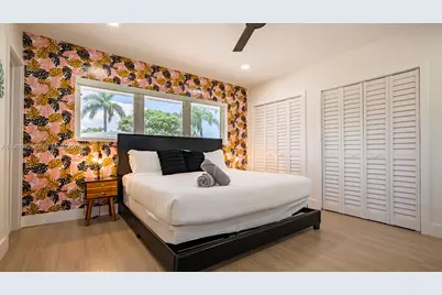 911 N Northlake Dr, Hollywood, FL 33019 - Photo 15