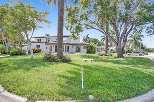 911 N North Lake Dr, Hollywood, FL 33019 - Photo 41