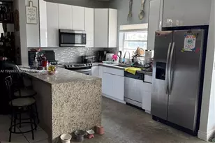 8270 NW 191st Ln, Hialeah, FL 33015 - Photo 3