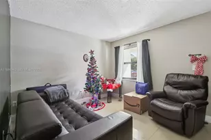 8389 NW 8th St, Miami, FL 33126 - Photo 7