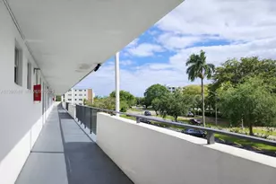 950 Hillcrest Dr, Hollywood, FL 33021 - Photo 5