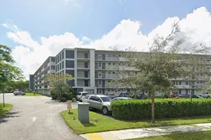 950 Hillcrest Dr, Hollywood, FL 33021 - Photo 1