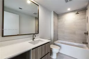 77 SE 5th St, Miami, FL 33131 - Photo 27