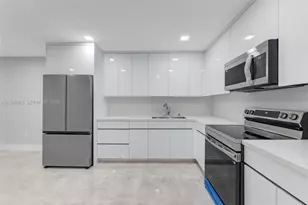 15685 SW 82nd Cir Ln, Miami, FL 33193 - Photo 9