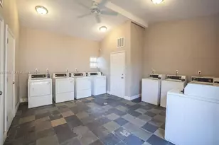 1752 NW 1st St, Miami, FL 33125 - Photo 5