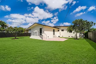 8220 SW 29th St, Miami, FL 33155 - Photo 3