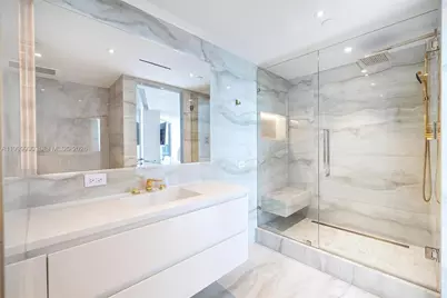 300 S Pointe Dr #PH-5, Miami Beach, FL 33139 - Photo 37