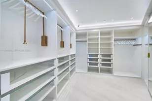 300 South Pointe Dr, Miami Beach, FL 33139 - Photo 31