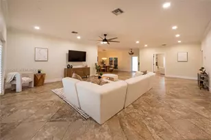 16751 Waters Edge Dr, Weston, FL 33326 - Photo 7