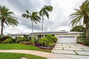 16751 Waters Edge Dr, Weston, FL 33326 - Photo 3