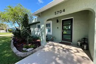 5704 SW 116th Ave, Cooper City, FL 33330 - Photo 5