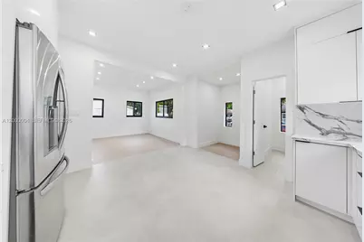 1021 NW 48th St, Miami, FL 33127 - Photo 9