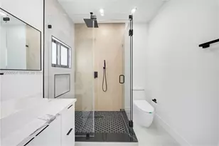 1021 NW 48th St, Miami, FL 33127 - Photo 23