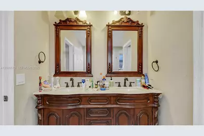 10526 SW 14th Ct, Pembroke Pines, FL 33025 - Photo 29