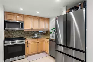 1915 Brickell Ave, Miami, FL 33129 - Photo 13