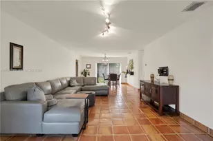 9401 Jamaica Dr, Cutler Bay, FL 33189 - Photo 7