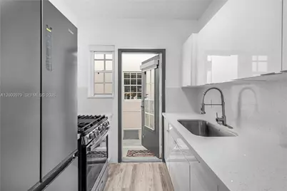 717 Espanola Way #110, Miami Beach, FL 33139 - Photo 3