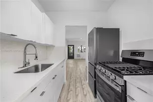 717 Espanola Way, Miami Beach, FL 33139 - Photo 3