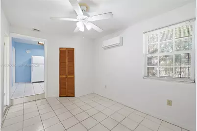 490 E 45th St, Hialeah, FL 33013 - Photo 23