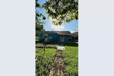 490 E 45th St, Hialeah, FL 33013 - Photo 13