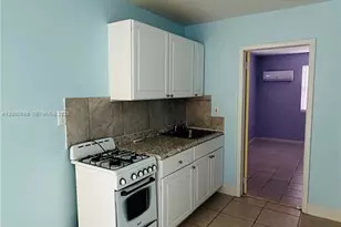 490 E 45th St, Hialeah, FL 33013 - Photo 15