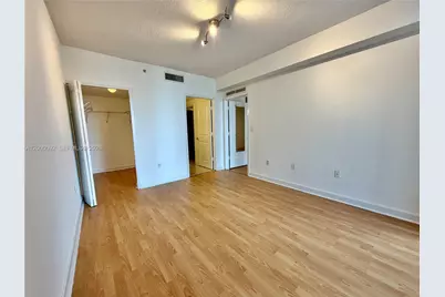 170 SE 14th St #2906, Miami, FL 33131 - Photo 15