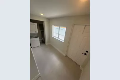 850 NW 109th St, Miami, FL 33168 - Photo 9