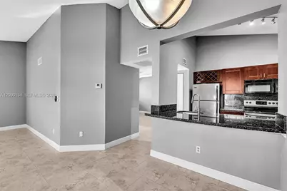 2881 N Oakland Forest Dr #212, Oakland Park, FL 33309 - Photo 5