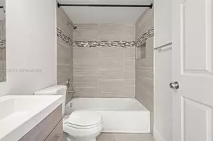 9821 Nob Hill Ct, Sunrise, FL 33351 - Photo 5