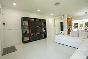 31 SW 6th St, Hallandale Beach, FL 33009 - Photo 9