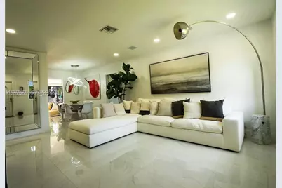 31 SW 6th St, Hallandale Beach, FL 33009 - Photo 19