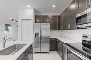 1100 SE 26th Ter, Homestead, FL 33035 - Photo 9