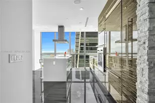 1100 Biscayne Blvd, Miami, FL 33132 - Photo 5