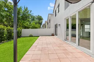15385 SW 51st St, Davie, FL 33331 - Photo 3