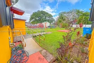 3913 SW 28th St, West Park, FL 33023 - Photo 13