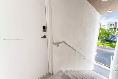 2505 NE 193rd St #4215, Miami, FL 33180 - Photo 3
