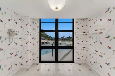 5500 Collins Ave #304, Miami Beach, FL 33140 - Photo 9
