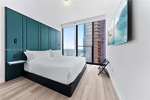 20 NE 11th St, Miami, FL 33132 - Photo 5