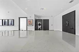 20 NE 11th St, Miami, FL 33132 - Photo 17