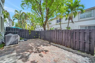 7855 NW 110th Ave, Doral, FL 33178 - Photo 27