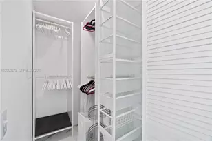 300 S Biscayne Blvd, Miami, FL 33131 - Photo 17