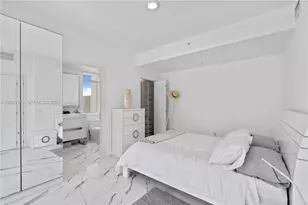 300 S Biscayne Blvd, Miami, FL 33131 - Photo 15