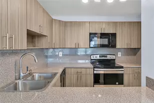 7010 NW 186th St, Hialeah, FL 33015 - Photo 7