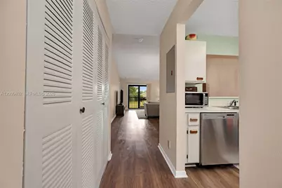 9449 Boca Cove Cir #911, Boca Raton, FL 33428 - Photo 5