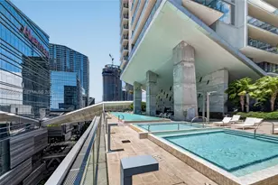 68 SE 6th St, Miami, FL 33131 - Photo 19