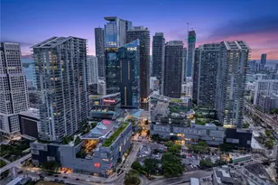 68 SE 6th St, Miami, FL 33131 - Photo 29